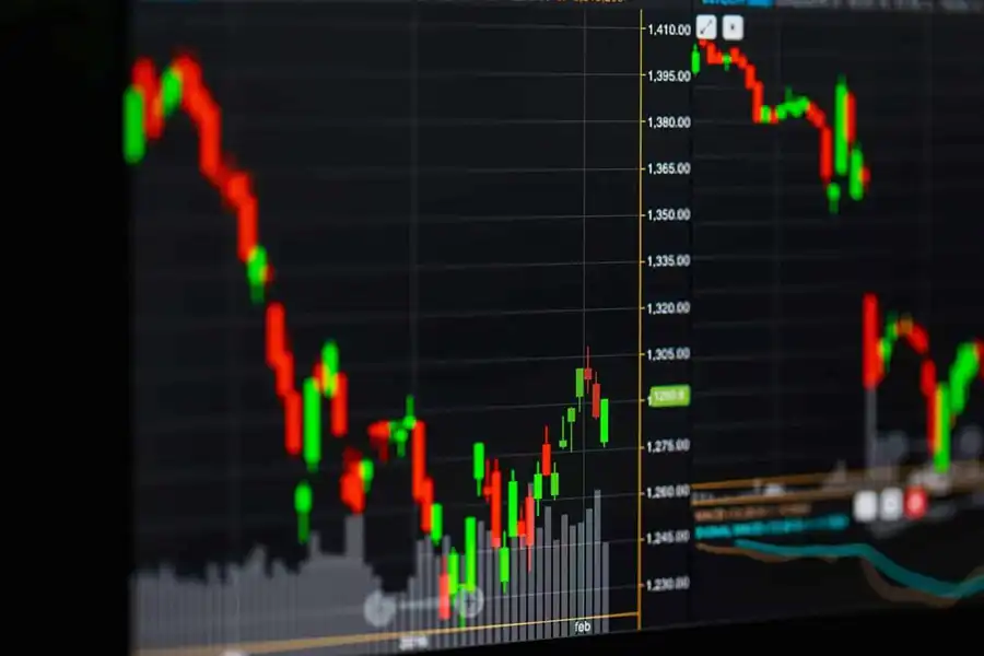 حداقل سرمایه لازم برای ورود به فارکس مستقیماً بر حجم معاملات شما تأثیر می‌گذارد و در واقع می‌تواند جهت‌دهنده‌ مهم باشد.